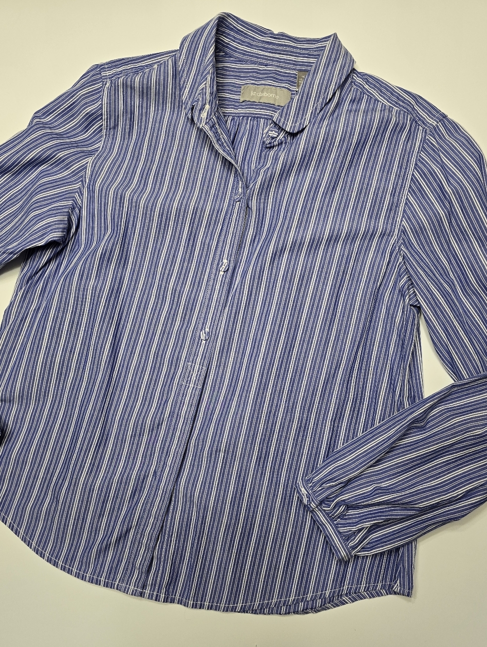 Liz Claiborne Blue and White Striped Fitted Coved Button-Down Shirt Lg Petite